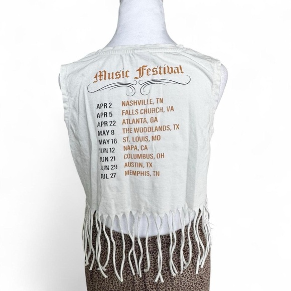 White Sleeveless Crop Muscle Tee with Fringe - Picture 2 of 4
